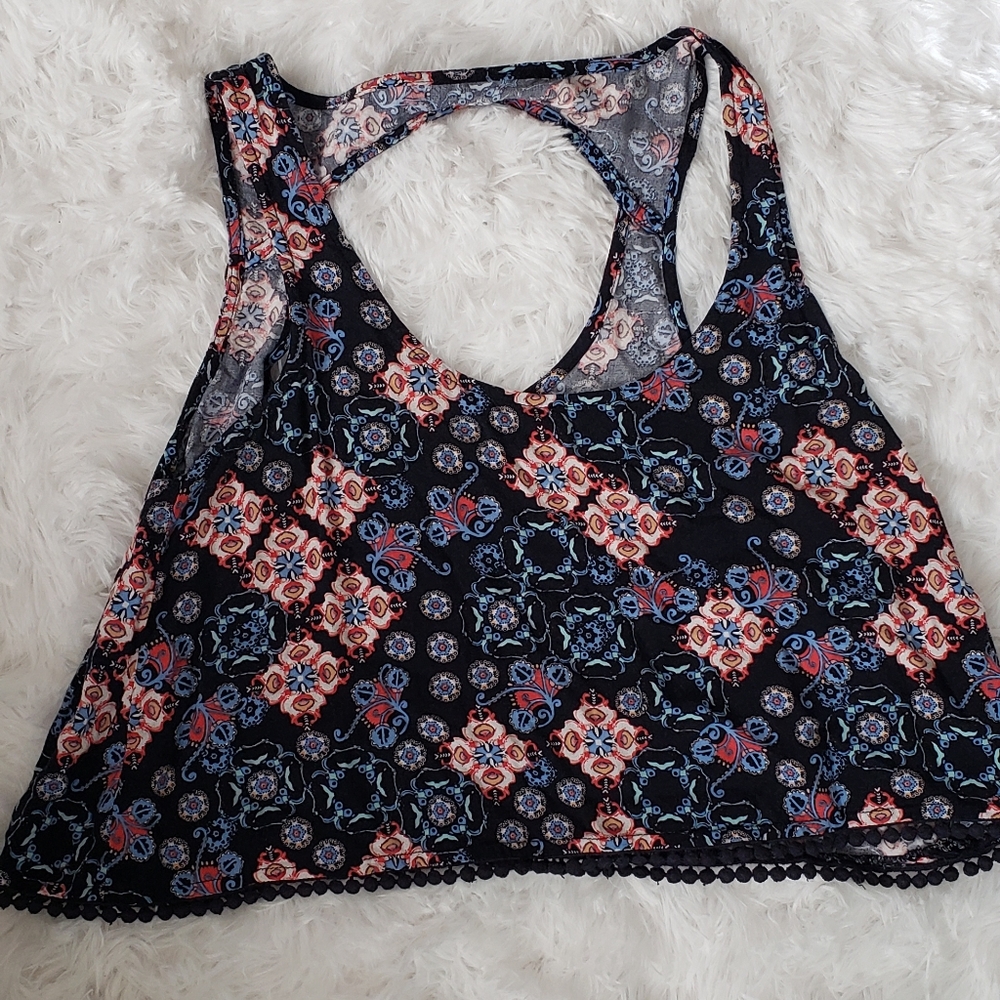 Flowy tank